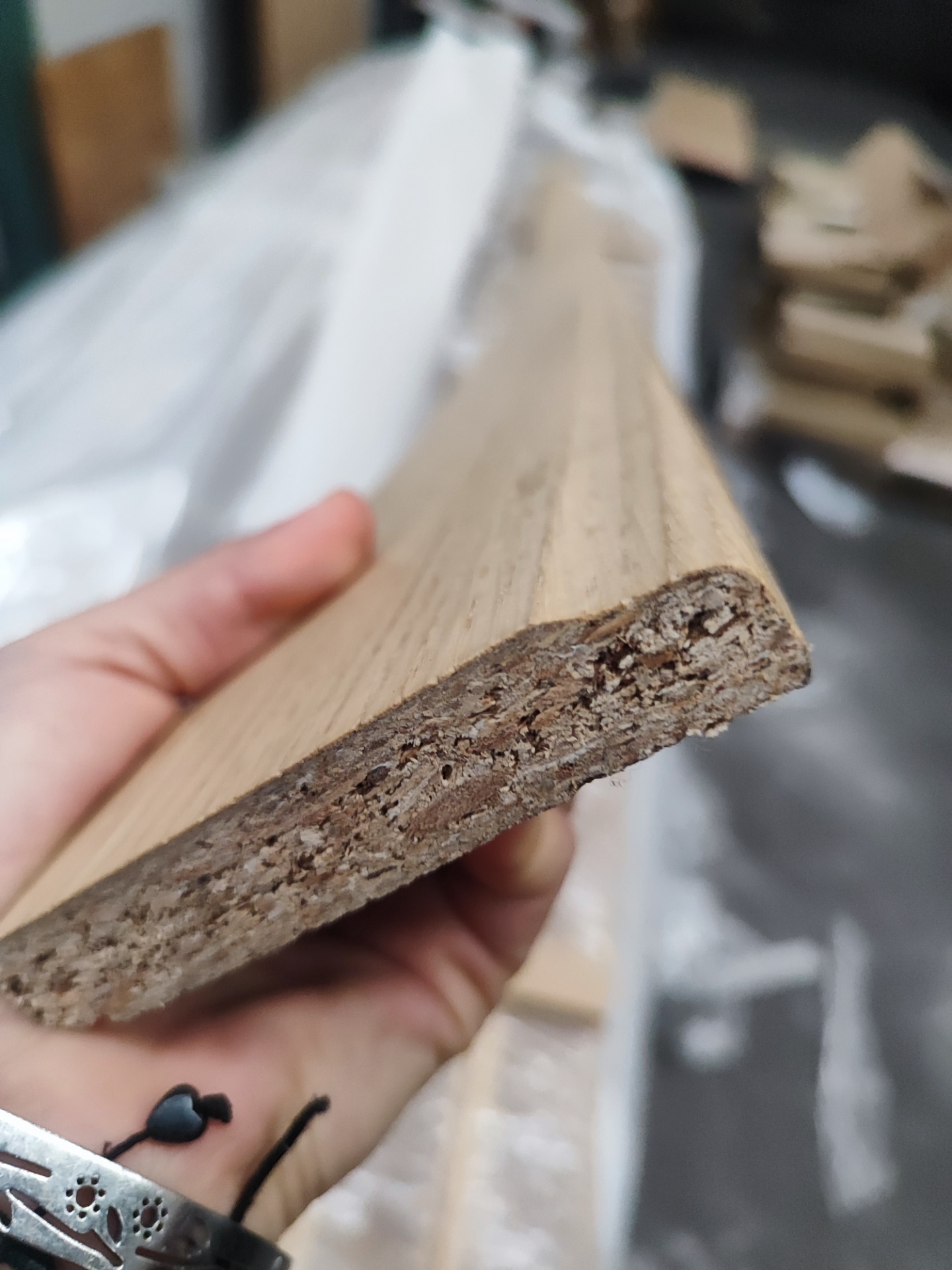 zocalo rodapie aglomerado chapeado madera de roble